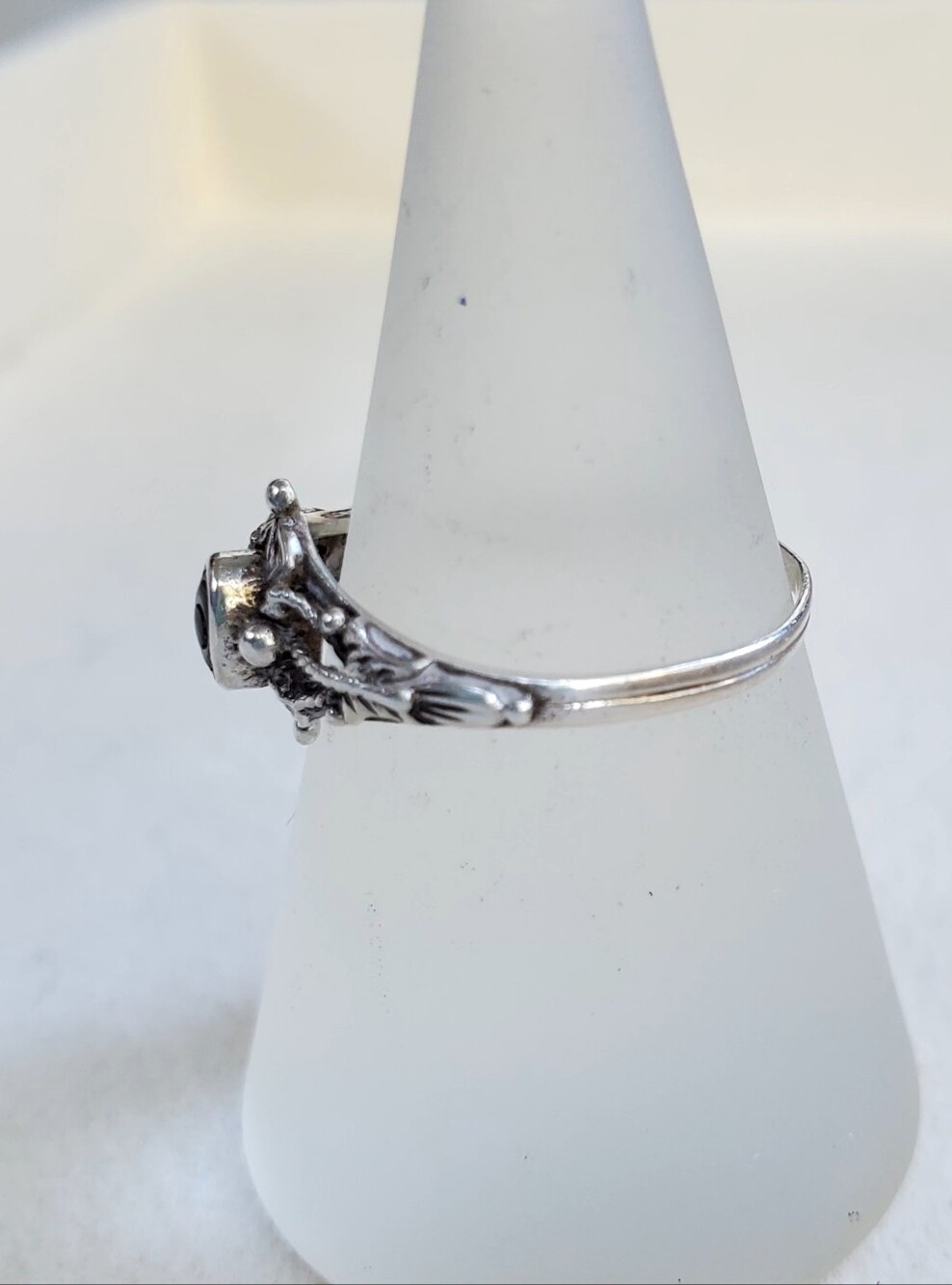 Sterling Silver Filigree Ring with Abalone Accent • Size 6.75 - Picture 4 of 9